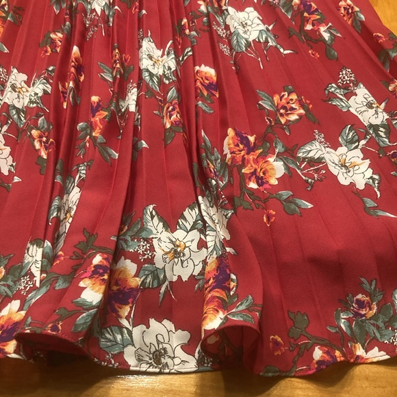 Xhilaration Floral Sleeveless V-Neck Pleated Midi Sun Dress - Picture 7 of 10